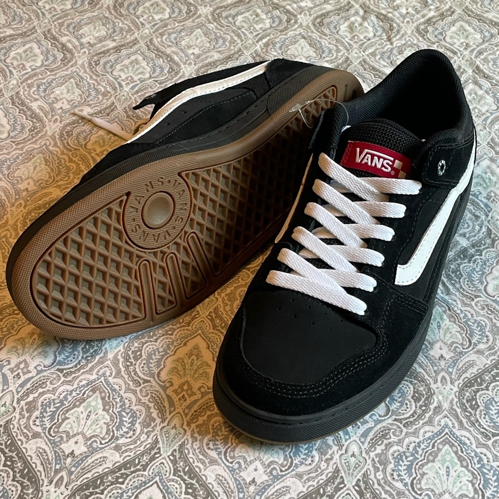 NWOT - new/ knu school